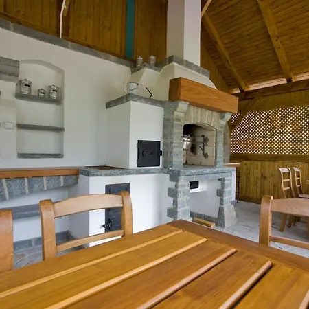 Paula טטרנסקה לומניקה